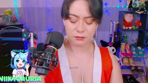 niiky online show from February 4, 2:20 pm