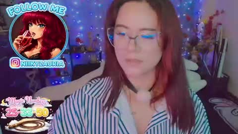 niiky online show from June 12, 3:03 am