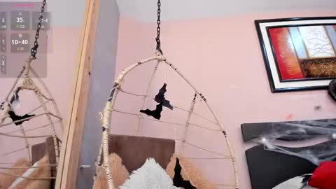   online show from October 31, 12:53 pm