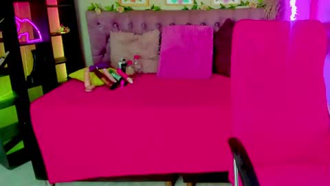 pamela online show from June 11, 1:08 pm