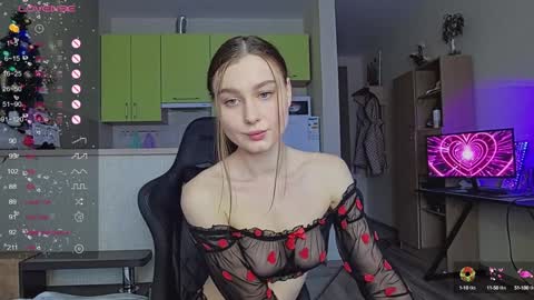 Snapshot of _pinkypie__ chatting on January 17, 11:17 am Lili online show from January 17, 11:17 am