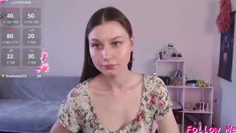 Snapshot of _pinkypie__ chatting on September 22, 9:41 am Lili online show from September 22, 9:41 am