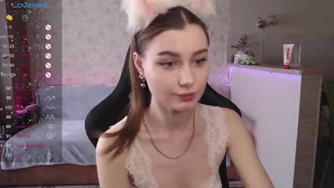 Snapshot of _pinkypie__ chatting on February 14, 10:38 am Lili online show from February 14, 10:38 am