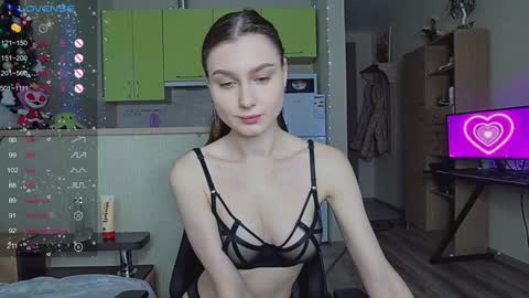 Snapshot of _pinkypie__ chatting on January 7, 10:44 am Lili online show from January 7, 10:44 am