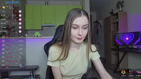 Snapshot of _pinkypie__ chatting on December 21, 10:50 am Lili online show from December 21, 10:50 am