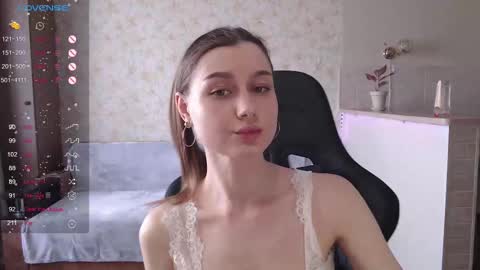 Snapshot of _pinkypie__ chatting on March 6, 10:52 am Lili online show from March 6, 10:52 am