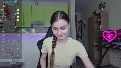 Snapshot of _pinkypie__ chatting on December 15, 10:39 am Lili online show from December 15, 10:39 am