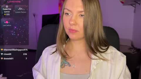  HADLY see u online 0312  online show from March 11, 5:13 pm