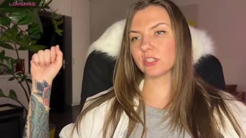  HADLY see u online 0312  online show from January 2, 4:56 pm