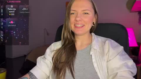  HADLY see u online 0312  online show from January 10, 5:45 pm