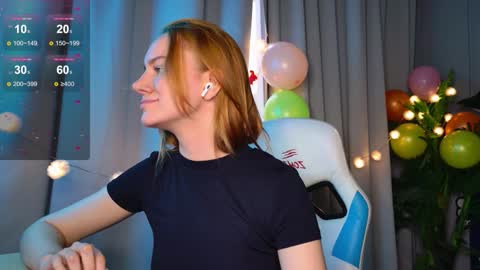 Snapshot of _ramona__ chatting on October 4, 7:25 am im Amy online show from October 4, 7:25 am