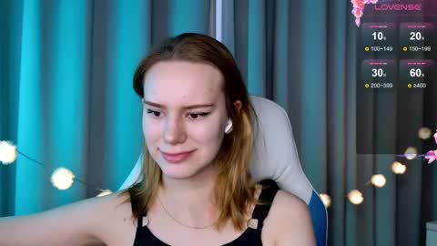 Snapshot of _ramona__ chatting on March 4, 6:04 am im Amy online show from March 4, 6:04 am