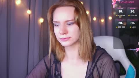 Snapshot of _ramona__ chatting on December 27, 5:31 am im Amy online show from December 27, 5:31 am