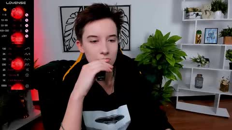 Snapshot of _rein_ramm chatting on March 5, 6:23 am Rein online show from March 5, 6:23 am