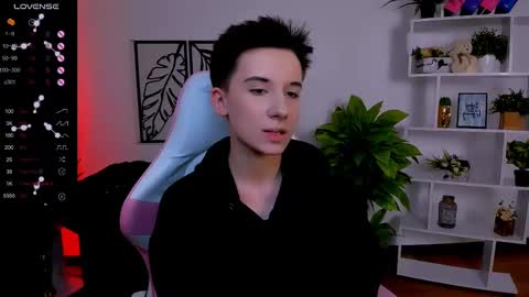 Snapshot of _rein_ramm chatting on February 14, 6:34 am Rein online show from February 14, 6:34 am