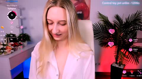 Snapshot of _ri_na_ chatting on January 26, 6:38 am I am Rina online show from January 26, 6:38 am
