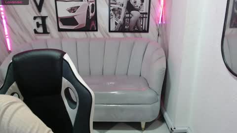 Snapshot of _samantha_b chatting on December 28, 12:35 pm Samantha online show from December 28, 12:35 pm