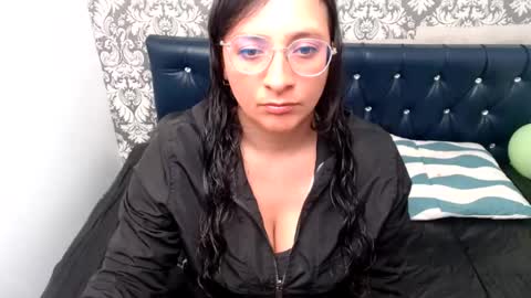 _saraximena_ online show from July 30, 7:26 pm