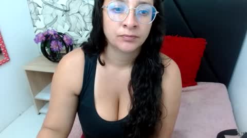 _saraximena_ online show from July 15, 6:07 am