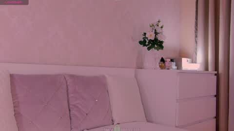 Snapshot of _seductive_ chatting on December 4, 9:57 pm Alya online show from December 4, 9:57 pm
