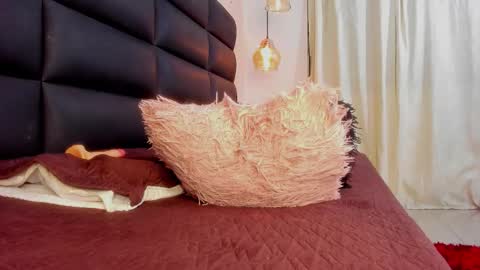Snapshot of _selene_noir_ chatting on September 10, 4:56 am Selene online show from September 10, 4:56 am