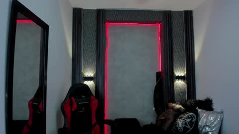 Snapshot of _selene_red chatting on January 11, 5:40 pm Selene online show from January 11, 5:40 pm