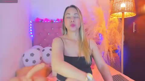 _sexbunny_ online show from July 15, 5:45 am