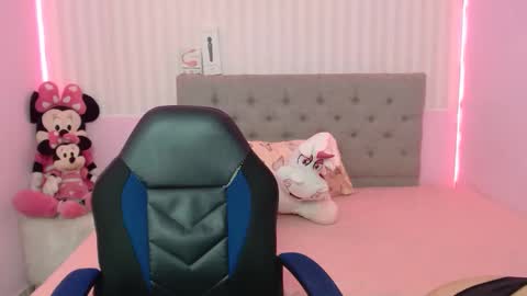 Snapshot of _sexyredhead_ chatting on March 4, 12:12 pm KATA online show from March 4, 12:12 pm