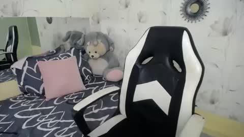 Snapshot of _sexyredhead_ chatting on October 6, 12:55 pm KATA online show from October 6, 12:55 pm