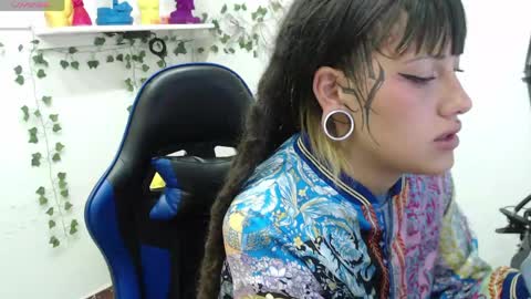 _sharlotte777 online show from May 1, 4:54 pm