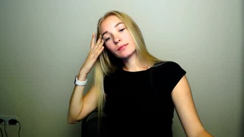 Snapshot of _snow_queen__ chatting on October 13, 7:16 pm Rachel online show from October 13, 7:16 pm