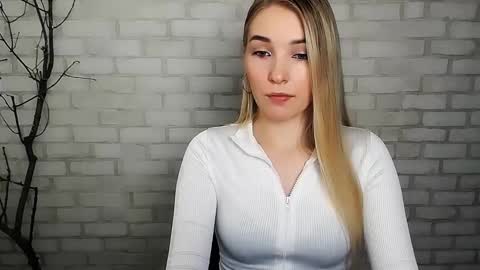 Snapshot of _snow_queen__ chatting on December 27, 1:50 pm Rachel online show from December 27, 1:50 pm