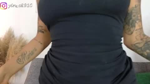 Snapshot of _sophiebrown__ chatting on December 22, 9:09 pm Andrea  The Next Stream  Wednesday online show from December 22, 9:09 pm