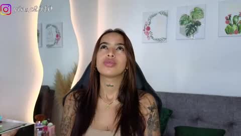 Snapshot of _sophiebrown__ chatting on January 11, 12:01 am Andrea  The Next Stream  Wednesday online show from January 11, 12:01 am