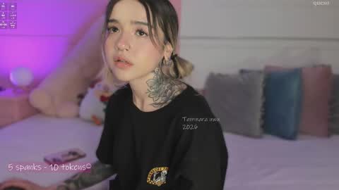 _tammarra_ online show from February 20, 6:09 pm