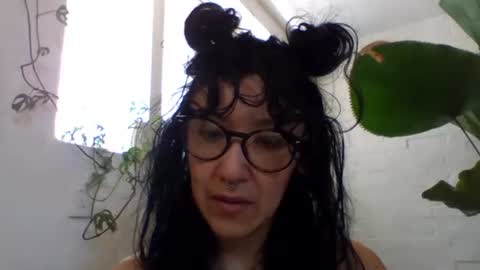 Snapshot of _tutti_frutti_ chatting on February 4, 7:44 pm _tutti_frutti_ online show from February 4, 7:44 pm