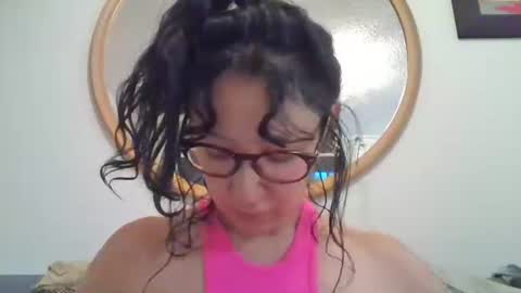 Snapshot of _tutti_frutti_ chatting on October 22, 5:01 am _tutti_frutti_ online show from October 22, 5:01 am
