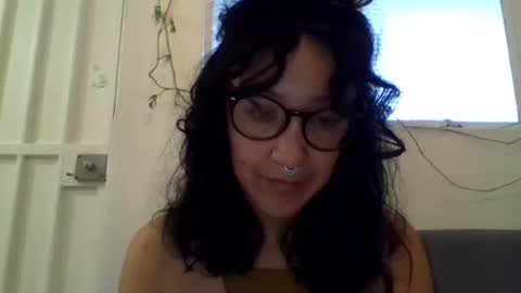 Snapshot of _tutti_frutti_ chatting on February 12, 12:05 am _tutti_frutti_ online show from February 12, 12:05 am