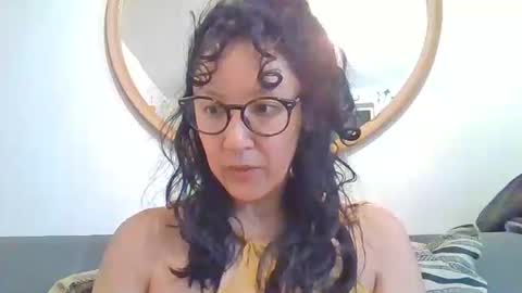 Snapshot of _tutti_frutti_ chatting on October 4, 5:24 am _tutti_frutti_ online show from October 4, 5:24 am