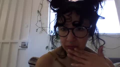 Snapshot of _tutti_frutti_ chatting on February 13, 9:39 pm _tutti_frutti_ online show from February 13, 9:39 pm
