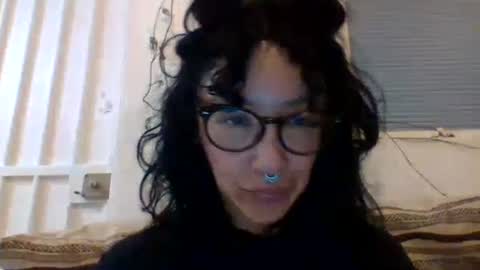 Snapshot of _tutti_frutti_ chatting on February 8, 3:52 am _tutti_frutti_ online show from February 8, 3:52 am