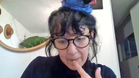 _tutti_frutti_ online show from January 15, 6:30 am