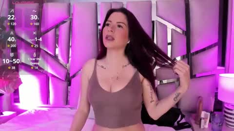 _valeria_saenz_ online show from January 7, 4:05 am