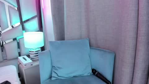 _valeria_saenz_ online show from July 24, 3:48 am