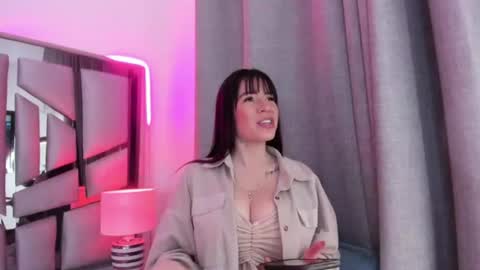 _valeria_saenz_ online show from June 12, 3:14 am