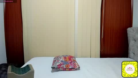 _valy_meghan_ online show from May 15, 10:34 pm