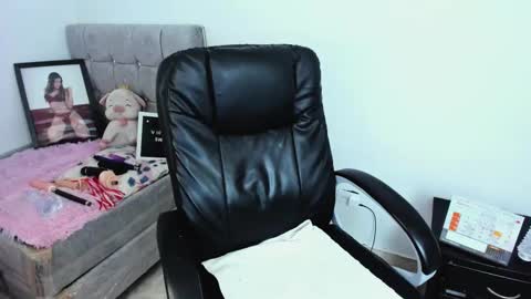 Snapshot of _vicky_sweet chatting on February 26, 8:13 pm Vicky online show from February 26, 8:13 pm