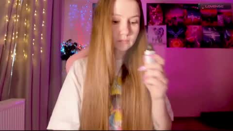 Snapshot of _witch__ chatting on February 9, 7:49 am Enni online show from February 9, 7:49 am