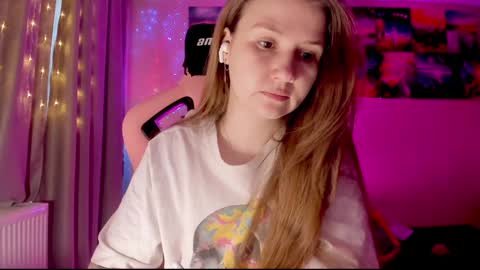 Snapshot of _witch__ chatting on January 12, 8:04 am Enni online show from January 12, 8:04 am