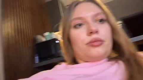 _your_little_devil_ online show from April 3, 5:05 am